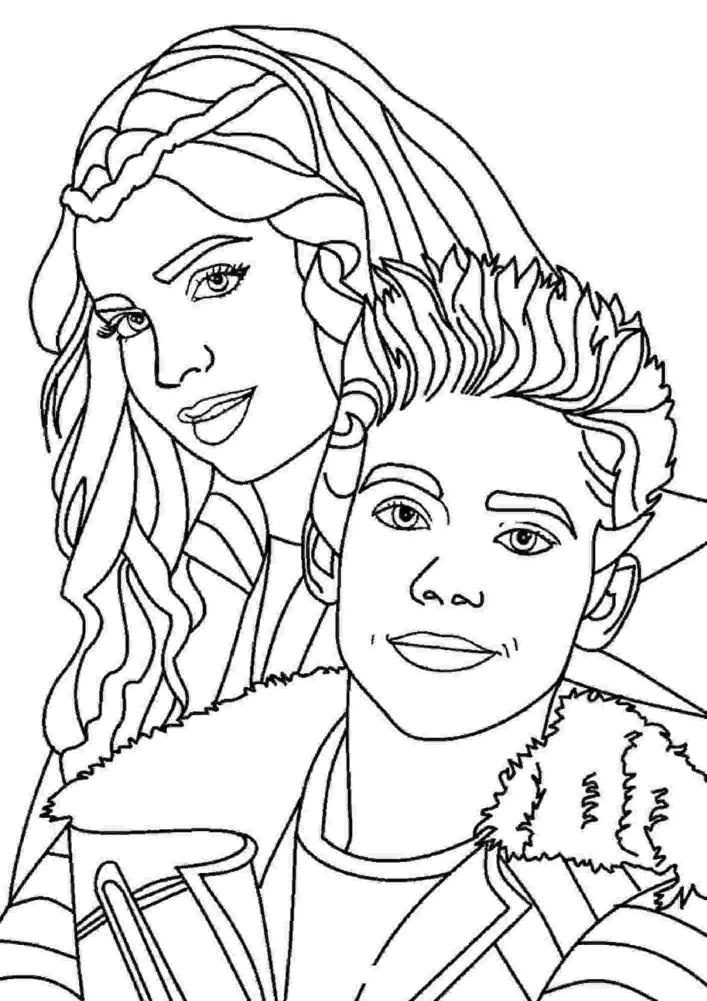 Evie And Carlos Play Together From Descendants Coloring Page Free Printable Coloring Pages